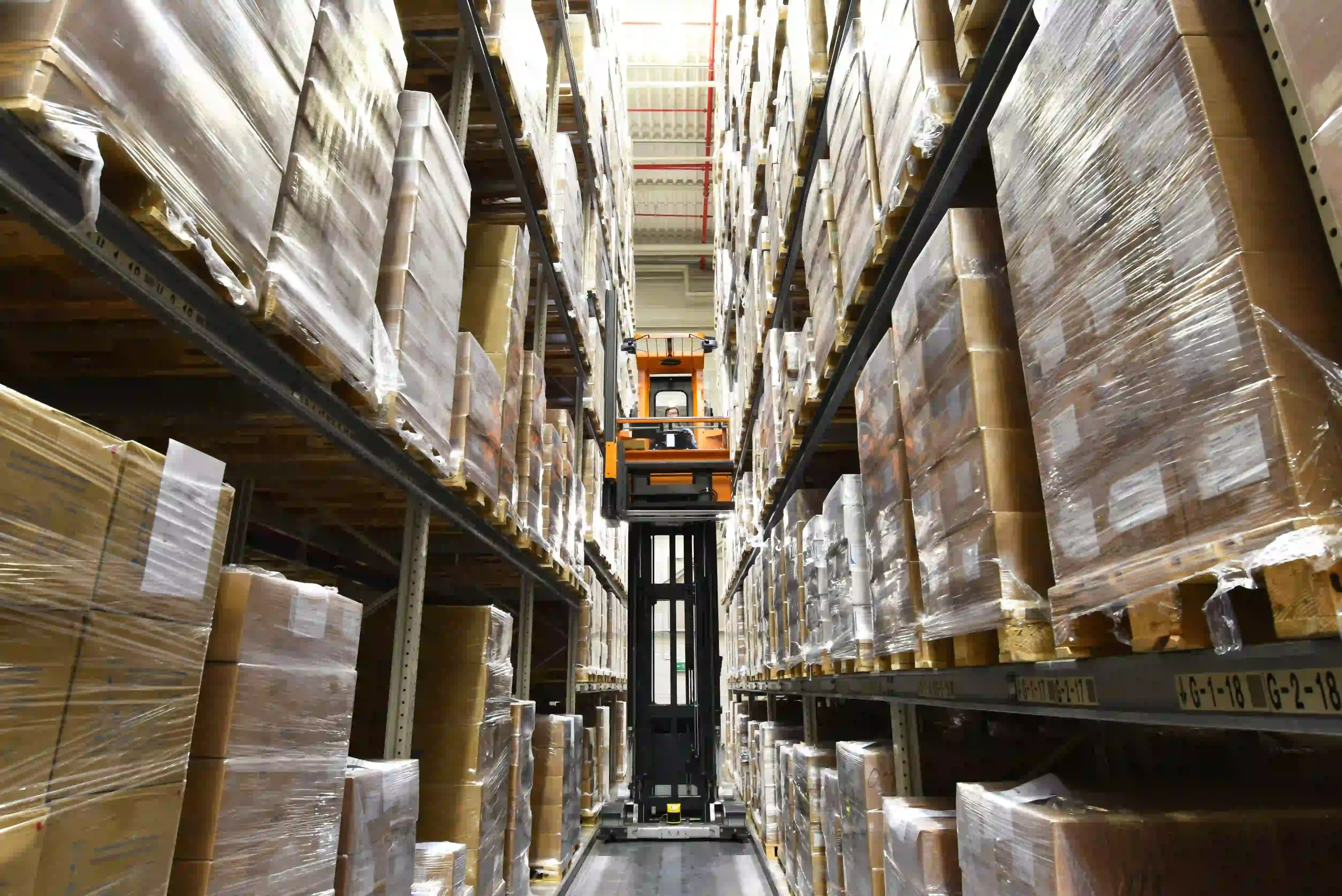 Between inventory and movement: Storage Solutions create the structural basis for automated and resilient intralogistics.