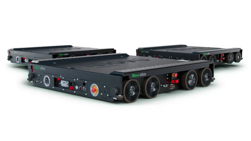  3 Movu altas Roboter stehen in einem Dreieck