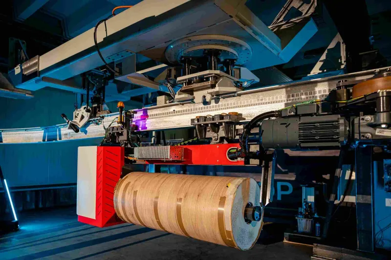 Overhanging conveyor – Material rolls
